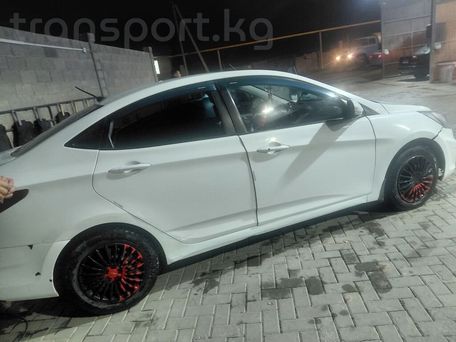 Hyundai Accent, 2011 — 照片 16