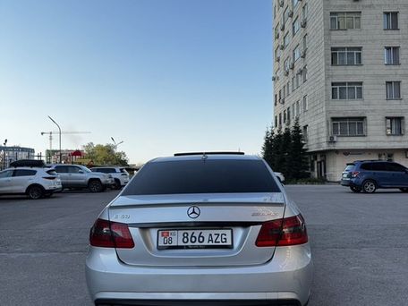 Mercedes-Benz E-Класс AMG, 2009 — фото 2