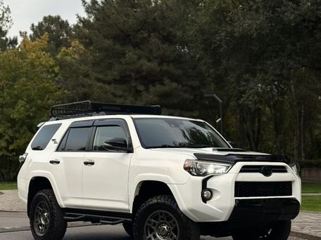 Toyota 4Runner, 2020 — фото 2