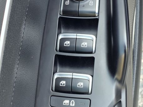 Kia K5, 2022 — photo 8