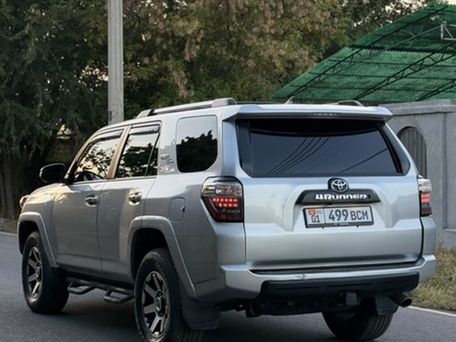 Toyota 4Runner, 2018 — фото 3