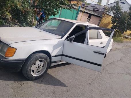 Mercedes-Benz W124, 1989 — 照片 2