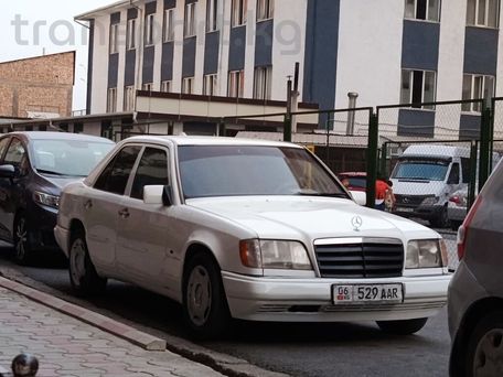 Mercedes-Benz E-Класс, 1993 — 照片 2
