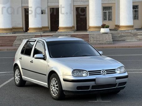 Volkswagen Golf, 2024