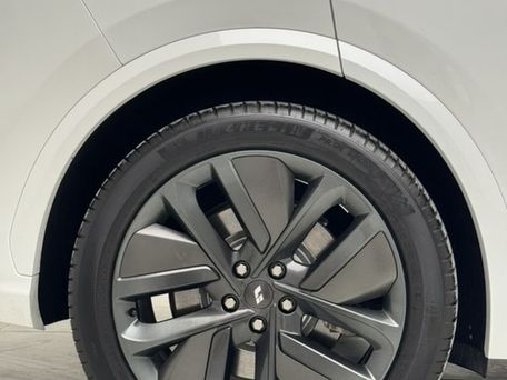 Li Auto (Lixiang) L7, 2023 — 照片 9