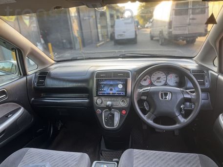 Honda Stream, 2004 — photo 5