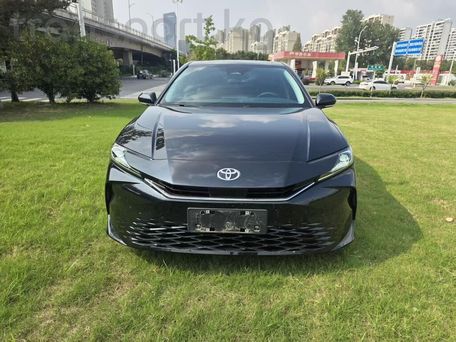 Toyota Camry, 2025 — photo 2