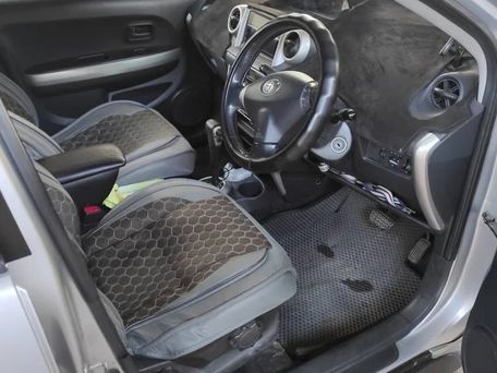 Toyota Ist, 2003 — 照片 3