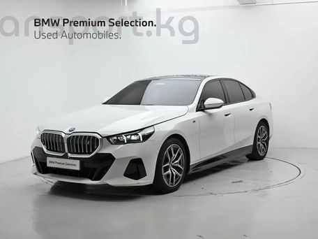 BMW i5, 2023 — 照片 1