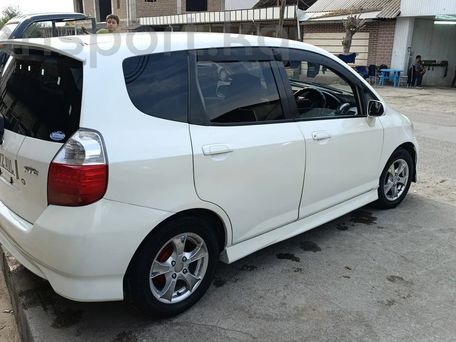 Honda Fit, 2003 — photo 1