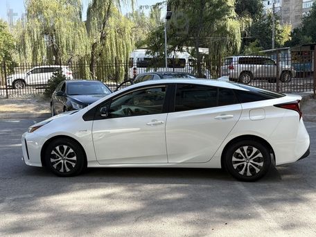 Toyota Prius, 2022 — фото 4