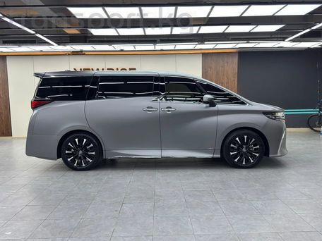 Toyota Alphard, 2025 — photo 7