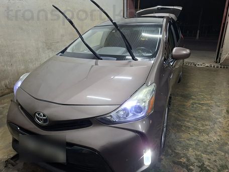 Toyota Prius v (+), 2017 — фото 3