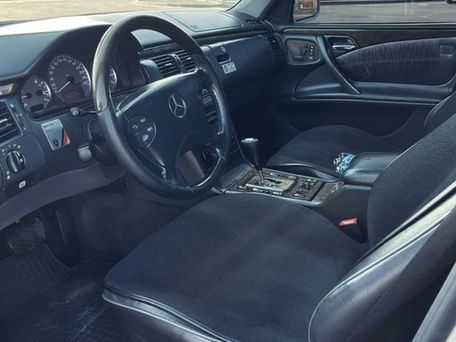Mercedes-Benz E-Класс, 2001 — 照片 9