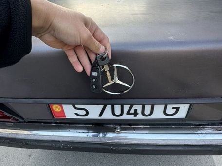 Mercedes-Benz W124, 1990 — photo 2