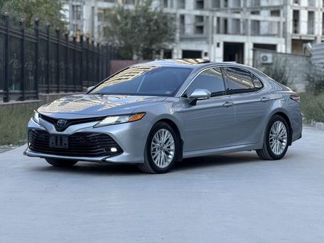 Toyota Camry, 2020 — фото 1