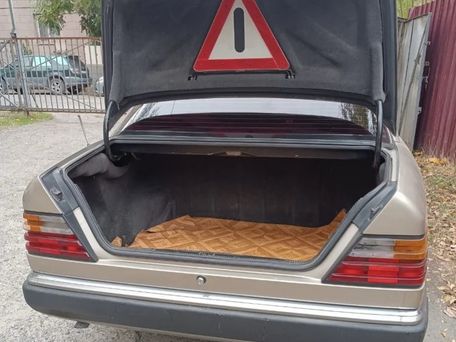 Mercedes-Benz W124, 1991 — photo 5