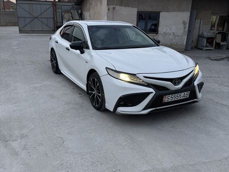 Toyota Camry, 2019 — photo 2