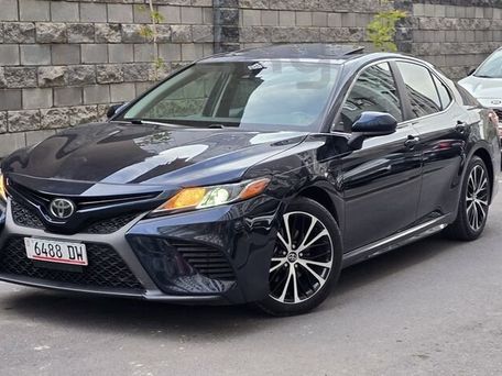 Toyota Camry, 2019 — фото 1