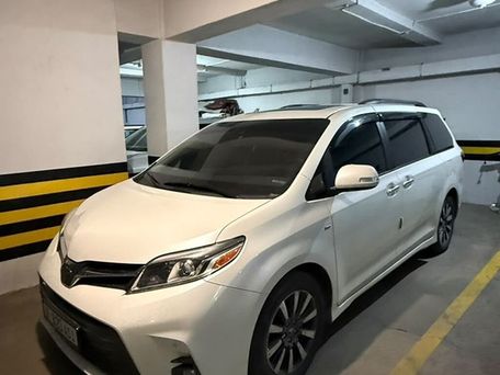 Toyota Sienna, 2018 — фото 9