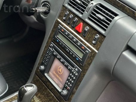 Mercedes-Benz E-Class, 2000 — photo 12