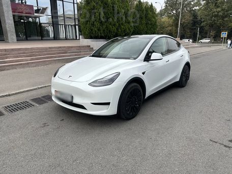Tesla Model Y, 2023