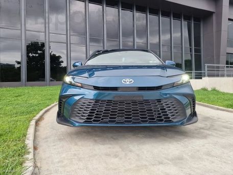 Toyota Camry, 2025 — фото 2