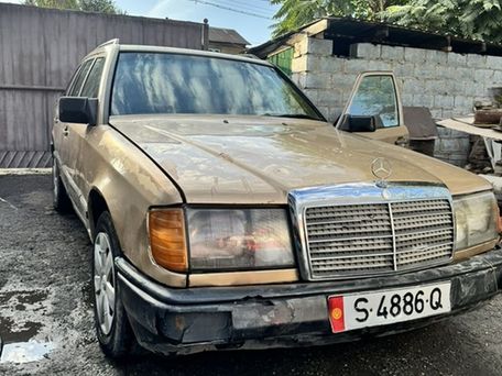 Mercedes-Benz W124, 1987