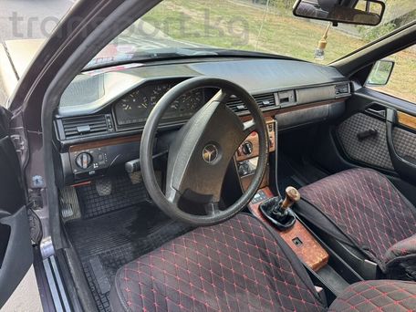 Mercedes-Benz W124, 1990 — photo 5