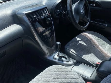 Toyota Caldina, 2004 — 照片 1