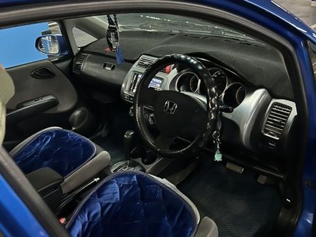 Honda Fit, 2003 — photo 9