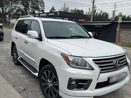 Lexus LX, 2013