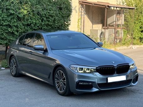 BMW 5 серии, 2018 — 照片 3