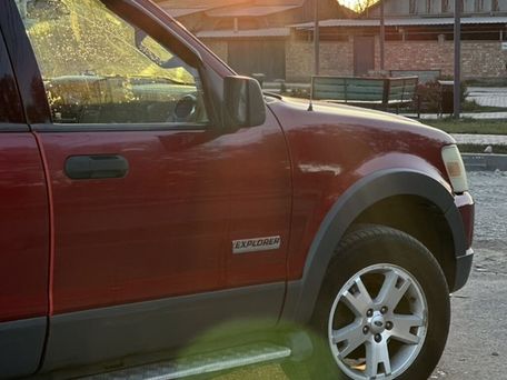 Ford Explorer, 2005 — photo 4