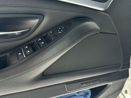BMW 5 серии, 2010 — 照片 8