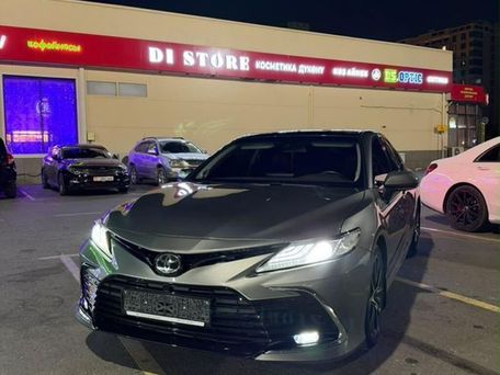Toyota Camry, 2021 — 照片 2