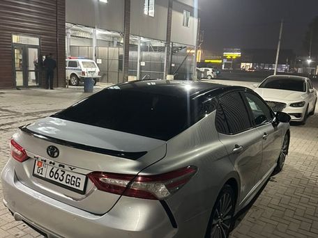 Toyota Camry, 2018 — 照片 5