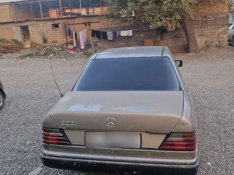 Mercedes-Benz W124, 1989 — сүрөт 2