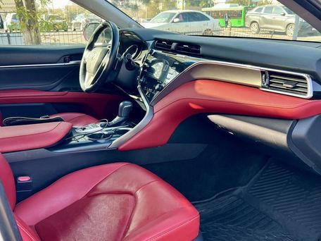 Toyota Camry, 2018 — 照片 7