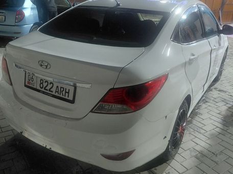 Hyundai Accent, 2011 — 照片 19