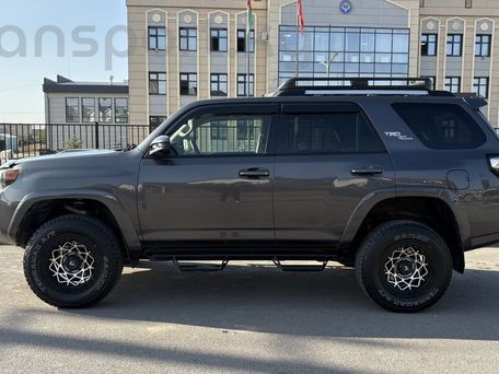 Toyota 4Runner, 2018 — сүрөт 1
