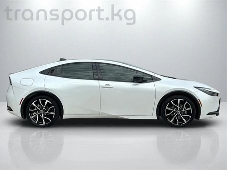 Toyota Prius v (+), 2023 — 照片 1