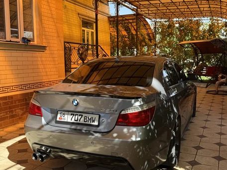 BMW 5 серии, 2005 — 照片 11
