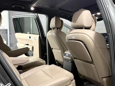 Li Auto (Lixiang) L9, 2025 — 照片 10