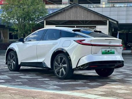 Toyota bZ5, 2025 — 照片 3