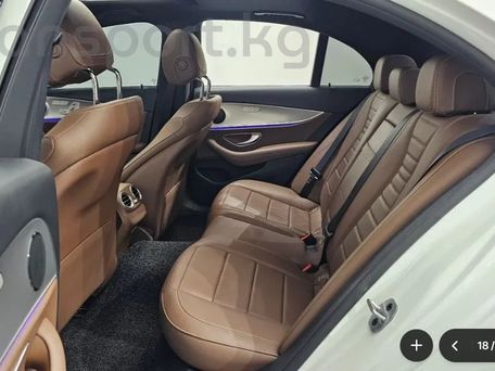 Mercedes-Benz E-Class, 2020 — photo 9