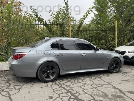 BMW 5 серии, 2005 — 照片 4