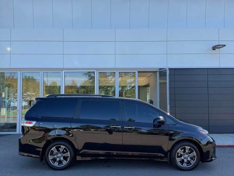 Toyota Sienna, 2018 — фото 1