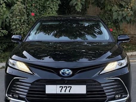 Toyota Camry, 2022 — 照片 2