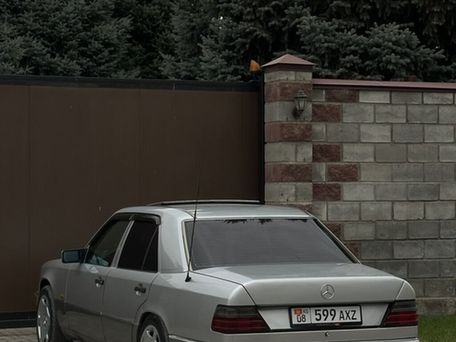 Mercedes-Benz W124, 1993 — photo 9